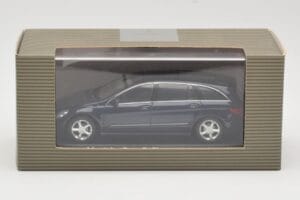 Mercedes R-Class W251 Tanzanite Blue Minichamps 1:43 B66962215 Метал — снимка 4 от 4