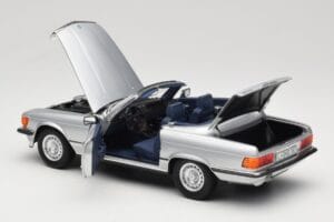 Mercedes R107 380 SL Сребрист Norev 1:18 183725 Метал — снимка 5 от 8