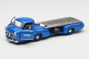 Mercedes Renntransporter Blue Wonder CMC 1:43 M-036K Метал — снимка 2 от 8