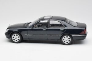 Mercedes S-Class W220 Син Maisto 1:18 56051 Метал — снимка 4 от 8