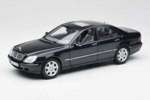 Mercedes S-Class W220 Син Maisto 1:18 56051 Метал