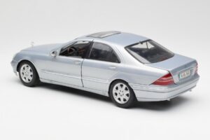 Mercedes S-Class W220 Светлосин Maisto 1:18 56050 Метал — снимка 7 от 8