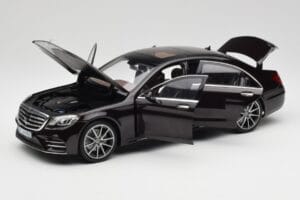 Mercedes S-Class W222 AMG Line Ruby Черен Metallic Norev 1:18 183483 Метал — снимка 2 от 8