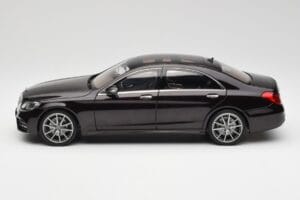 Mercedes S-Class W222 AMG Line Ruby Черен Metallic Norev 1:18 183483 Метал — снимка 4 от 8