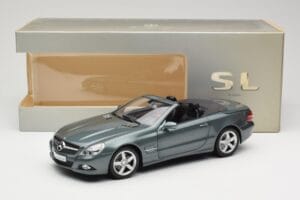 Mercedes SL R230 Amiant Green Minichamps 1:18 B66962389 Метал — снимка 8 от 8