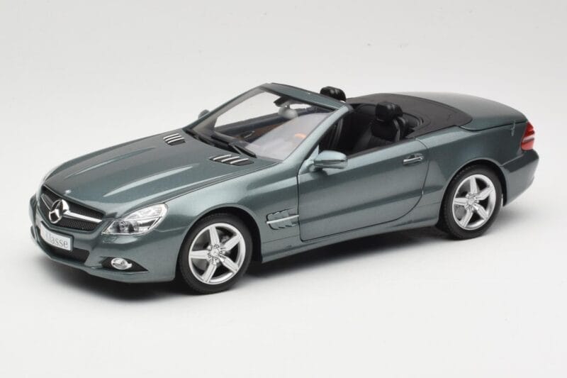 Mercedes SL R230 Amiant Green Minichamps 1:18 B66962389 Метал
