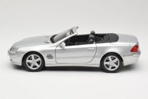 Mercedes SL R230 Сребрист Maisto 1:18 B66962125 Метал — снимка 4 от 8
