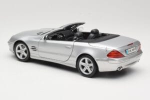 Mercedes SL R230 Сребрист Maisto 1:18 B66962125 Метал — снимка 7 от 8