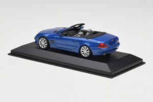 Mercedes SL R230 Tanzanite Син Minichamps 1:43 B66962250 Метал — снимка 3 от 4
