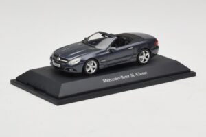 Mercedes SL R230 Tenorit Grey Metallic Minichamps 1:43 B66962392 Метал — снимка 2 от 4