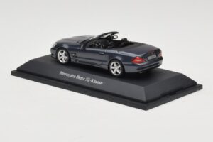 Mercedes SL R230 Tenorit Grey Metallic Minichamps 1:43 B66962392 Метал — снимка 3 от 4