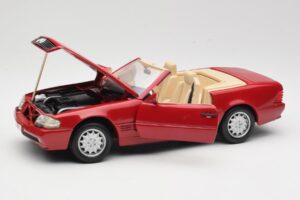 Mercedes SL500 R129 Червен Revell 1:18 08927 Метал — снимка 2 от 8