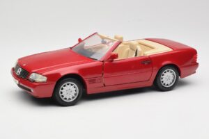 Mercedes SL500 R129 Червен Revell 1:18 08927 Метал