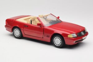 Mercedes SL500 R129 Червен Revell 1:18 08927 Метал — снимка 6 от 8