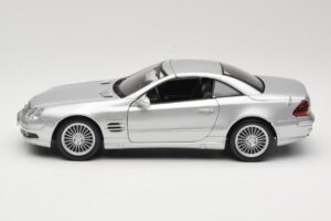 Mercedes SL55 AMG R230 Сребрист Maisto 1:18 36894 Метал — снимка 4 от 8
