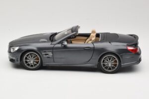 Mercedes SL65 AMG Black Series R230 Matte Black Maisto 1:18 36198 Метал — снимка 4 от 8