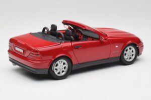 Mercedes SLK 230 R170 Червен Maisto 1:18 56023 Метал — снимка 4 от 9