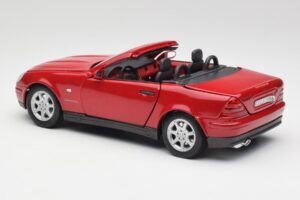 Mercedes SLK 230 R170 Червен Maisto 1:18 56023 Метал — снимка 8 от 9