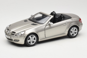 Mercedes SLK R171 Светло Бронзово Металик Maisto 1:18 31674-R1 Метал