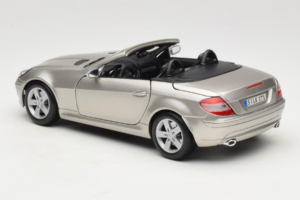 Mercedes SLK R171 Светло Бронзово Металик Maisto 1:18 31674-R1 Метал — снимка 7 от 8
