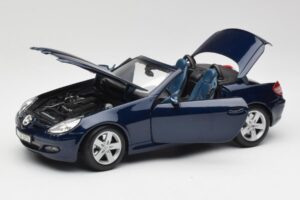Mercedes SLK R171 Син Maisto 1:18 B66962190 Метал — снимка 2 от 8