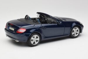 Mercedes SLK R171 Син Maisto 1:18 B66962190 Метал — снимка 3 от 8