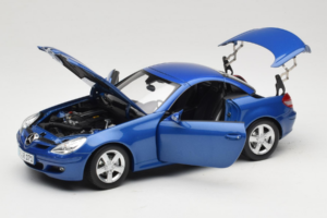 Mercedes SLK R171 Blue Metallic Minichamps 1:18 100033131 Метал — снимка 2 от 11