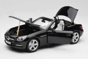 Mercedes SLK R172 Magnetite Черен Minichamps 1:18 B66960514 Метал — снимка 2 от 8