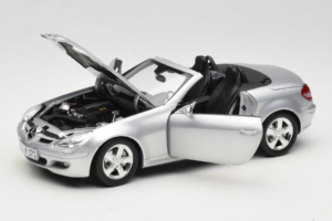 Mercedes SLK R171 Сребрист Minichamps 1:18 B66962318 Метал — снимка 2 от 9