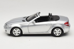 Mercedes SLK R171 Сребрист Minichamps 1:18 B66962318 Метал — снимка 4 от 9