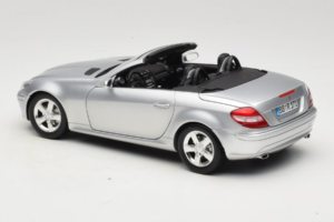 Mercedes SLK R171 Сребрист Minichamps 1:18 B66962318 Метал — снимка 8 от 9