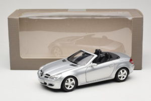 Mercedes SLK R171 Сребрист Minichamps 1:18 B66962318 Метал — снимка 9 от 9