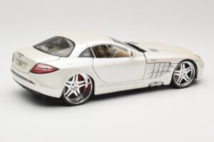 Mercedes SLR McLaren C199 Бял Maisto 1:18 31068 Метал — снимка 3 от 8