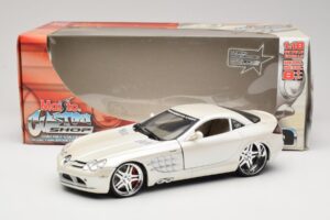 Mercedes SLR McLaren C199 Бял Maisto 1:18 31068 Метал — снимка 8 от 8