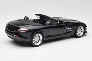 Mercedes SLR McLaren Roadster R199 Crystal Galaxit Черен Minichamps 1:18 B66961004 Метал — снимка 3 от 8