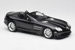 Mercedes SLR McLaren Roadster R199 Crystal Galaxit Черен Minichamps 1:18 B66961004 Метал — снимка 6 от 8