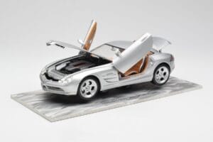 Mercedes SLR Vision Сребрист Лимитирана Серия С Алуминиева Основа Bburago 1:18 B66962102 Метал — снимка 2 от 8