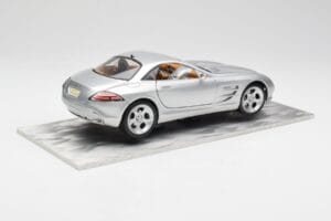 Mercedes SLR Vision Сребрист Лимитирана Серия С Алуминиева Основа Bburago 1:18 B66962102 Метал — снимка 3 от 8