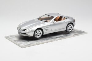 Mercedes SLR Vision Сребрист Лимитирана Серия С Алуминиева Основа Bburago 1:18 B66962102 Метал