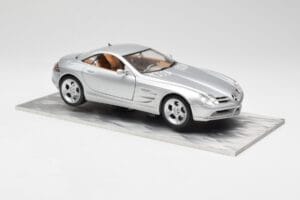 Mercedes SLR Vision Сребрист Лимитирана Серия С Алуминиева Основа Bburago 1:18 B66962102 Метал — снимка 6 от 8