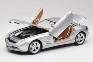 Mercedes SLR Vision Liquid Сребрист Maisto 1:18 B66962101 Метал — снимка 2 от 8