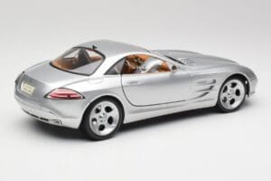 Mercedes SLR Vision Liquid Сребрист Maisto 1:18 B66962101 Метал — снимка 3 от 8