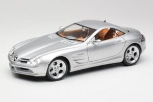 Mercedes SLR Vision Liquid Сребрист Maisto 1:18 B66962101 Метал