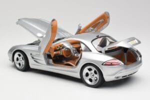 Mercedes SLR Vision Liquid Сребрист Maisto 1:18 B66962101 Метал — снимка 5 от 8