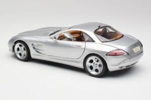 Mercedes SLR Vision Liquid Сребрист Maisto 1:18 B66962101 Метал — снимка 7 от 8