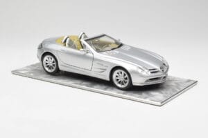 Mercedes SLR Vision Roadster Liquid Сребрист Maisto 1:18 B66963208 Метал — снимка 6 от 8
