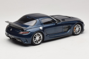 Mercedes SLS AMG Black Series Daytona Blue Metallic Minichamps 1:18 110033026 Метал — снимка 3 от 8