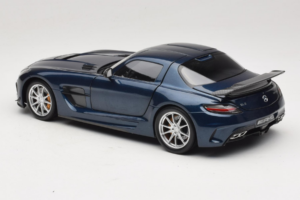 Mercedes SLS AMG Black Series Daytona Blue Metallic Minichamps 1:18 110033026 Метал — снимка 7 от 8