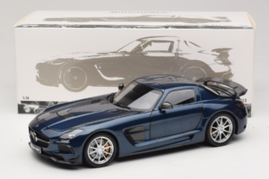 Mercedes SLS AMG Black Series Daytona Blue Metallic Minichamps 1:18 110033026 Метал — снимка 8 от 8