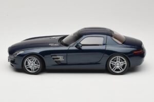 Mercedes SLS AMG C197 Blue Metallic Minichamps 1:18 100039021 Метал — снимка 4 от 8
